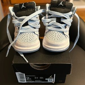 Nike Jordan 1 Mid SE size 2C